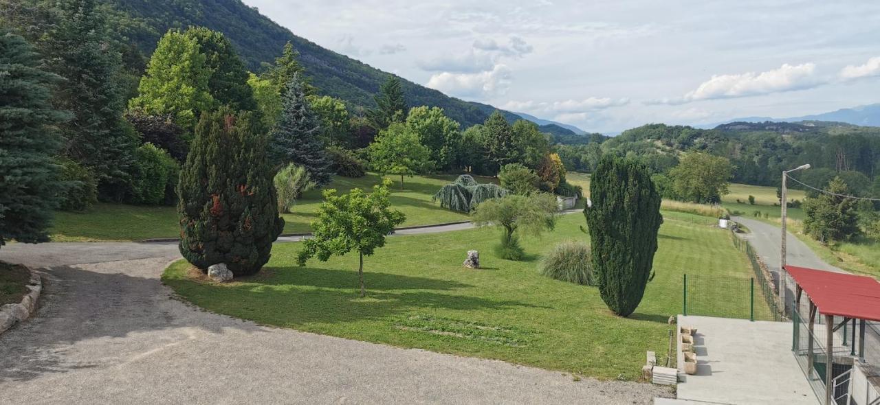 Gite Les 3 Lacs Chez Nath Ambleon Bagian luar foto